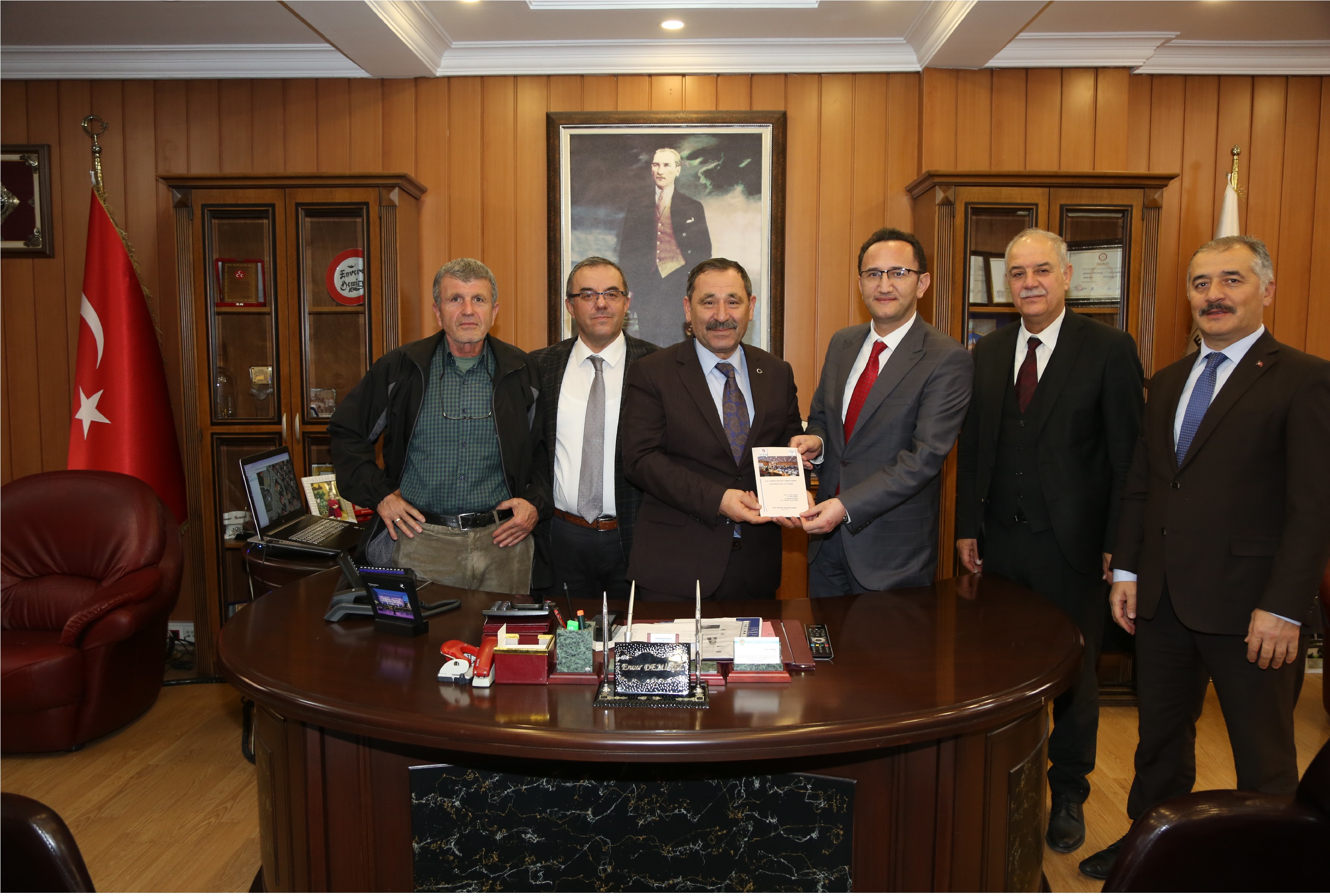 etimesgut-belediye-baskani-enver-demirele-tesekkur-ziyareti